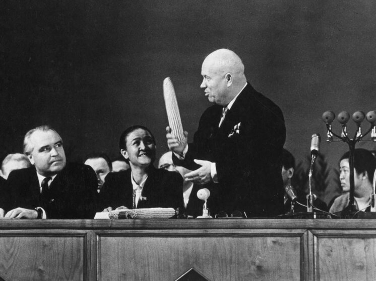     На собрании республиканского актива Узбекистана. Ташкент, 1962 год. / ru.wikipedia.org