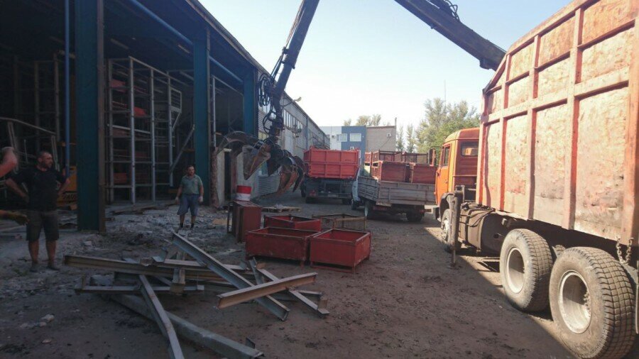 Демонтаж торгового центра компанией Ломсталь