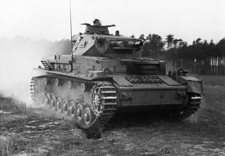 Во Вторую мировую войну танки играли одну из решающих ролей в сражениях и операциях, выделить десятку лучших из множества танков, очень сложно, по этой причине, порядок в списке скорее условный и...-2