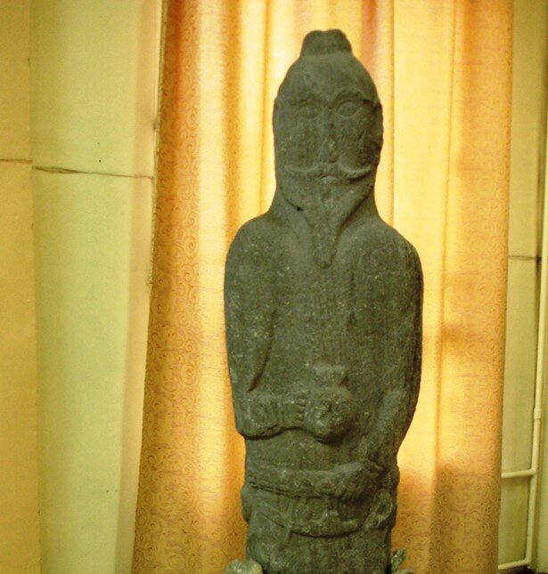 Кезер-Таш (резной камень), Курайская степь