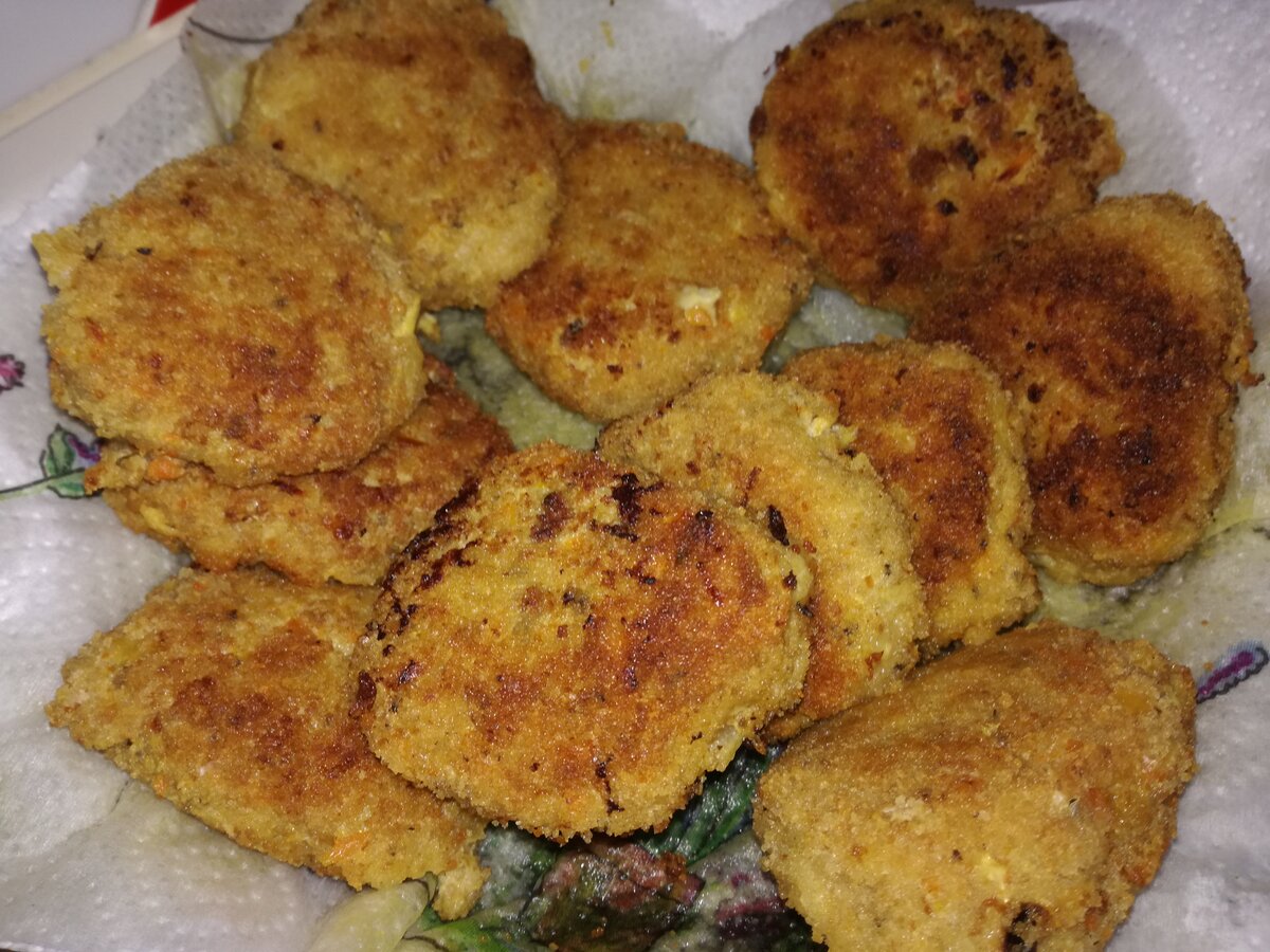 Надо знать несколько не хитрых секретов, чтобы приготовить вкусные рыбные котлеты. Этими секретами я и хочу поделиться с вами прямо сейчас.