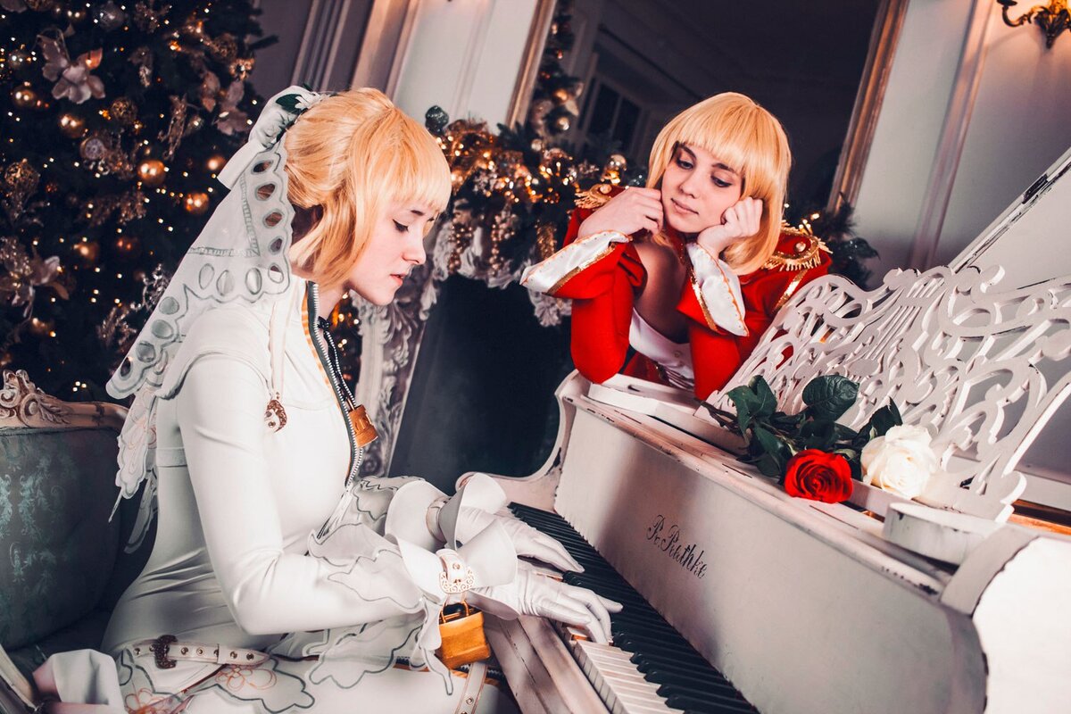 В образе Saber Bride (слева) из Fate. Фото: Charlie