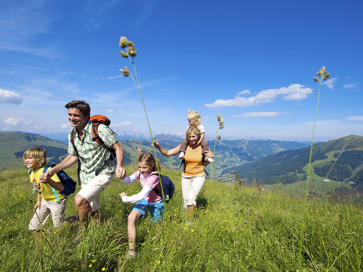 Затхлым воздухом —  жизнь режем.  Товарищи, отдыхайте на воздухе свежем.