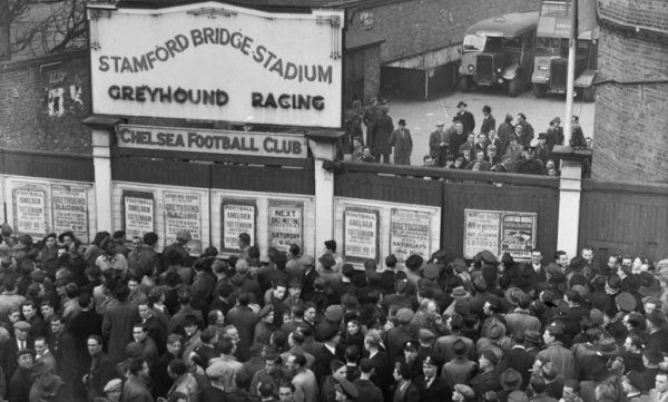 Вход на стадион перед матчем Челси - Динамо