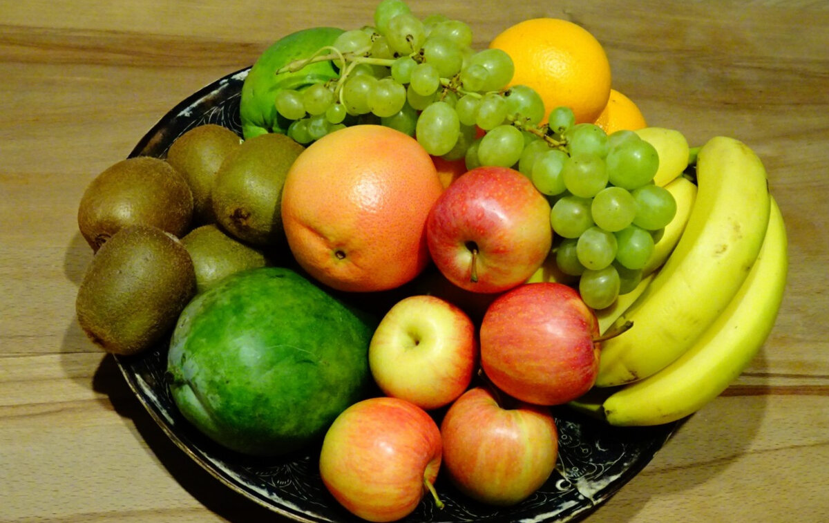 Когда лучше есть фрукты - время приёма до или после еды, советы от CrazyBox