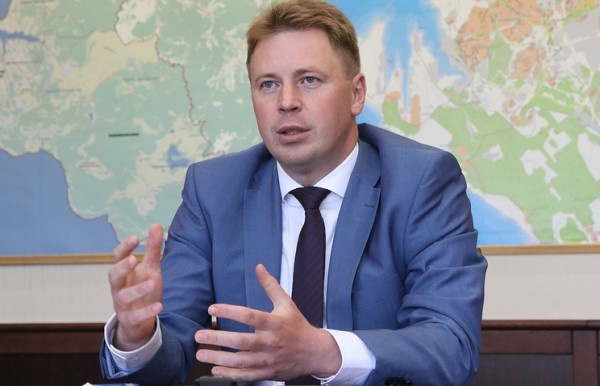   Насегодняшнем заседании правительства Севастополя глава региона Дмитрий Овсянников, обращаясь к директору департамента по имущественным и земельным отношениям Рустэму Зайнуллину, попросил подчинённого подготовить содержательный доклад в сфере инвентаризации и кадастрирования имущества региона.