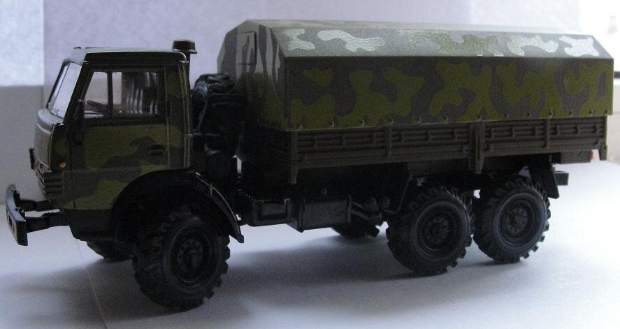 Армейский "КамАЗ 4310" в камуфляже