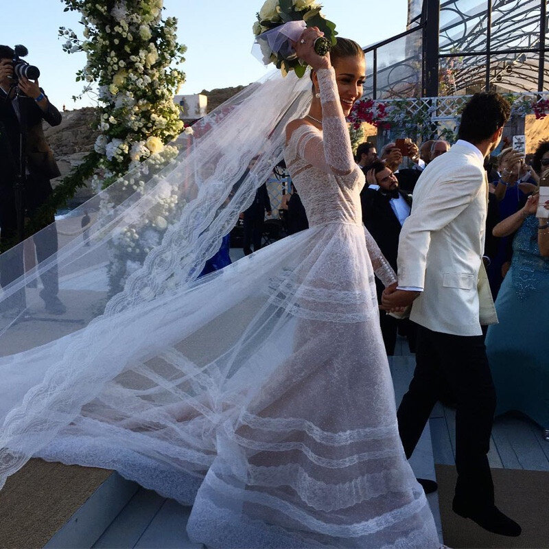 Выйти замуж в апреле. Свадебное платье Анны Беатрис Баррос.