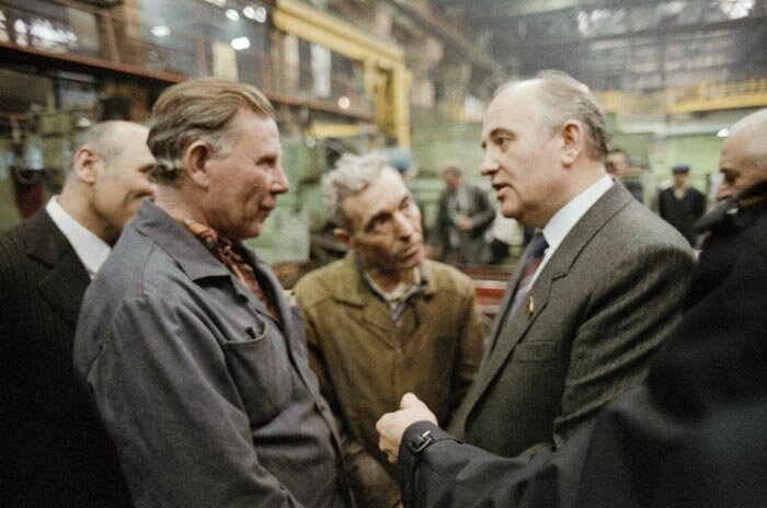 Партийная элита в советские времена. Сталинская эпоха живопись политбюро. Цк кпсс 1930. Брежнев андропов черненко. Ссср перед развалом.