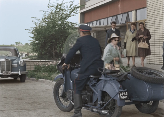 Берегись автомобиля фильм 1966 мотоцикл