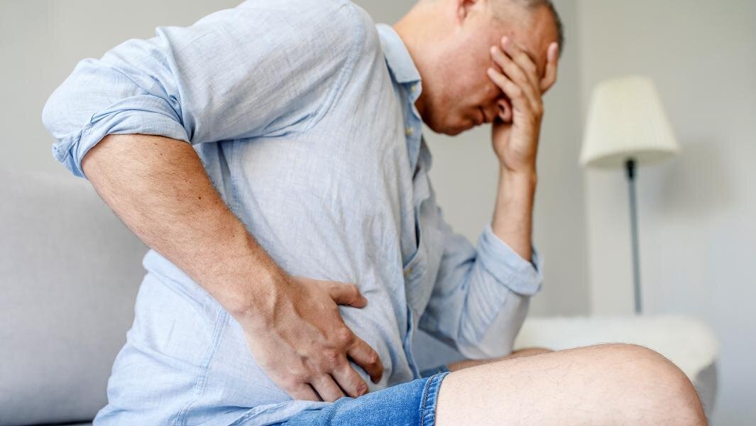 Методика лечения алкоголизма с помощью микробов может снять разве что некоторые соматические симптомы алкоголизма, но вылечить человека полностью не получится. Фото: Depositphotos