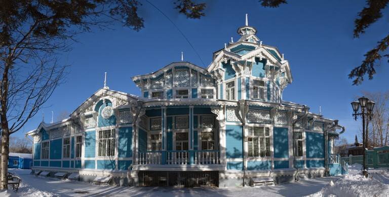 «Дом с шатром»- это сказочный теремок в стиле деревянного модерна. Принадлежавший купцу Голованову.