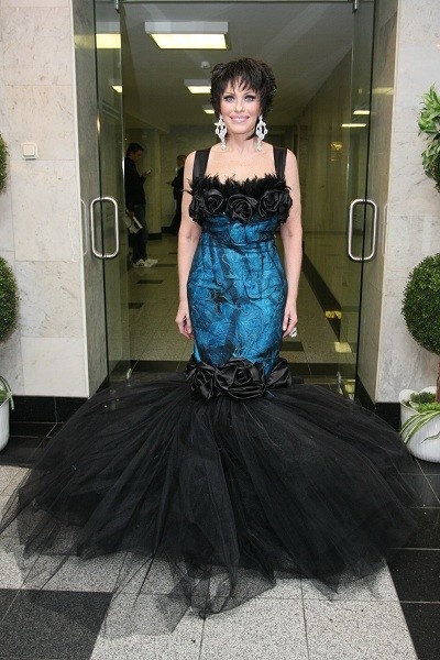 У Никаса Сафронова были романы со многими женщинами. Одной из них стала Ирина Понаровская. Как человека творческого, привыкшего к свободе во всем, его устраивали эти отношения, не обремененные обязательствами. «Ни я, ни она не опускались до того, чтобы ревновать друг друга. Она мне откровенно рассказывала о предыдущих романах, и я ей тоже», — говорил художник. Пара встречалась порядка года, инициатором разрыва стала Понаровская. 
Ирина не родила художнику ребенка, не известно, как артистка отреагировала на новость о том, что у Сафронова, помимо Стефано, есть внебрачные дети. К слову, всем, кого Сафронов признал законными наследниками, он до сих пор помогает как морально, так и материально. О сыновьях художник отзывается с особой нежностью. «Есть у меня Ландин, который сейчас живет уже в Шотландии, а до этого жил в Австралии, — делится Никас. — Но я их всю жизнь поддерживал, содержал, мы приезжали друг к другу в гости. Есть еще Дима, который живет в Таллине, он родом из Вильнюса. Есть Лука, он пианист, достаточно известный персонаж, играющий, считался вундеркиндом, закончил французскую консерваторию»