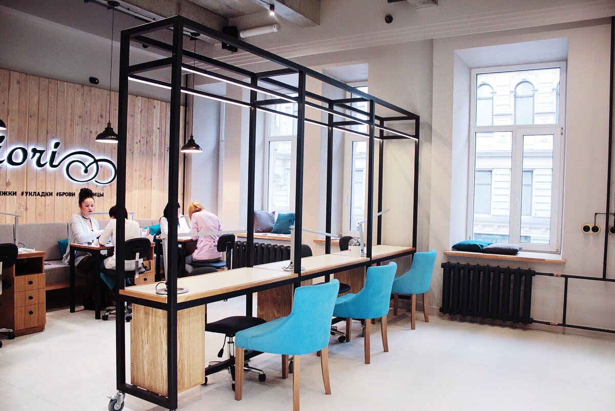 Салон красоты Apriori на пл. Восстания, д.1