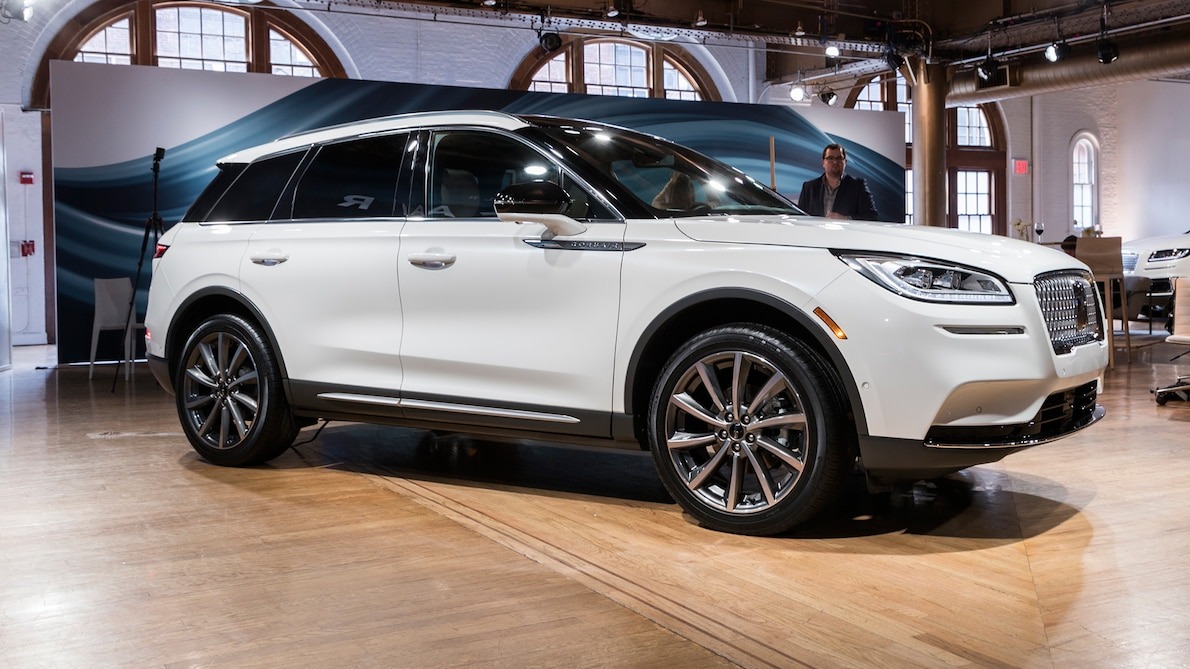 Источник; https://www.motortrend.com/news/hottest-best-significant-suvs-2019-new-york-auto-show/#2020-toyota-highlander-16