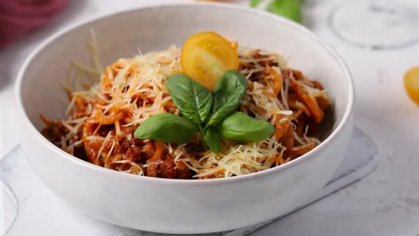 Паста «Болоньезе»: классический итальянский ужин в простых шагах