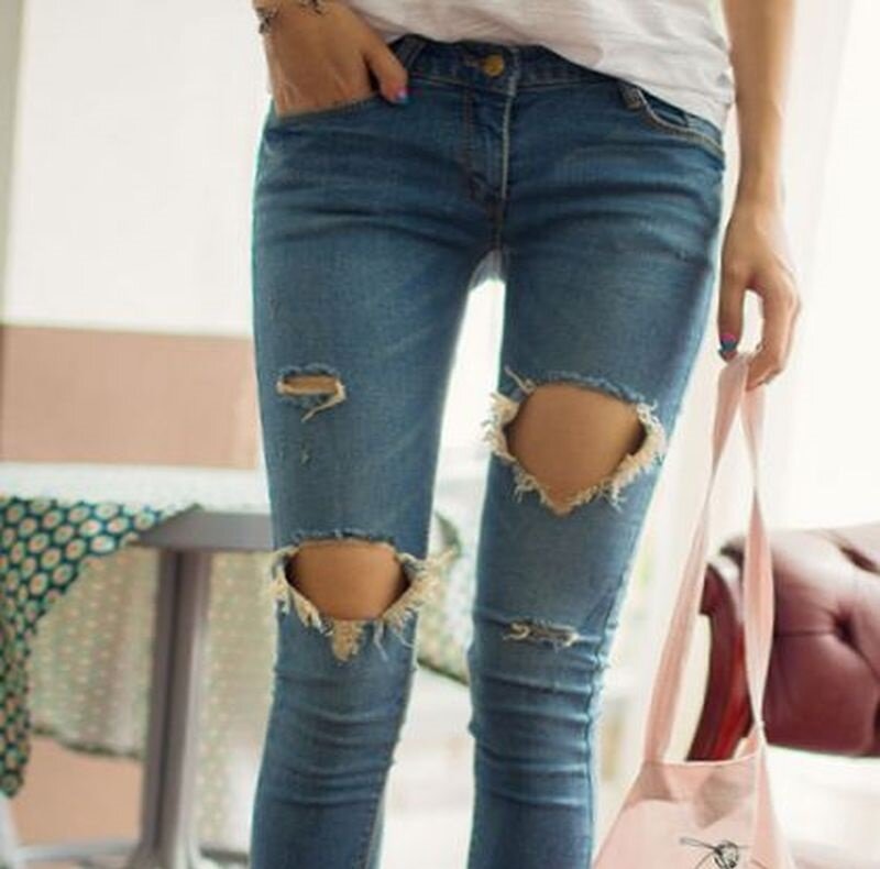 Новая жизнь вашим старым джинсам или как сделать на них модные дырки