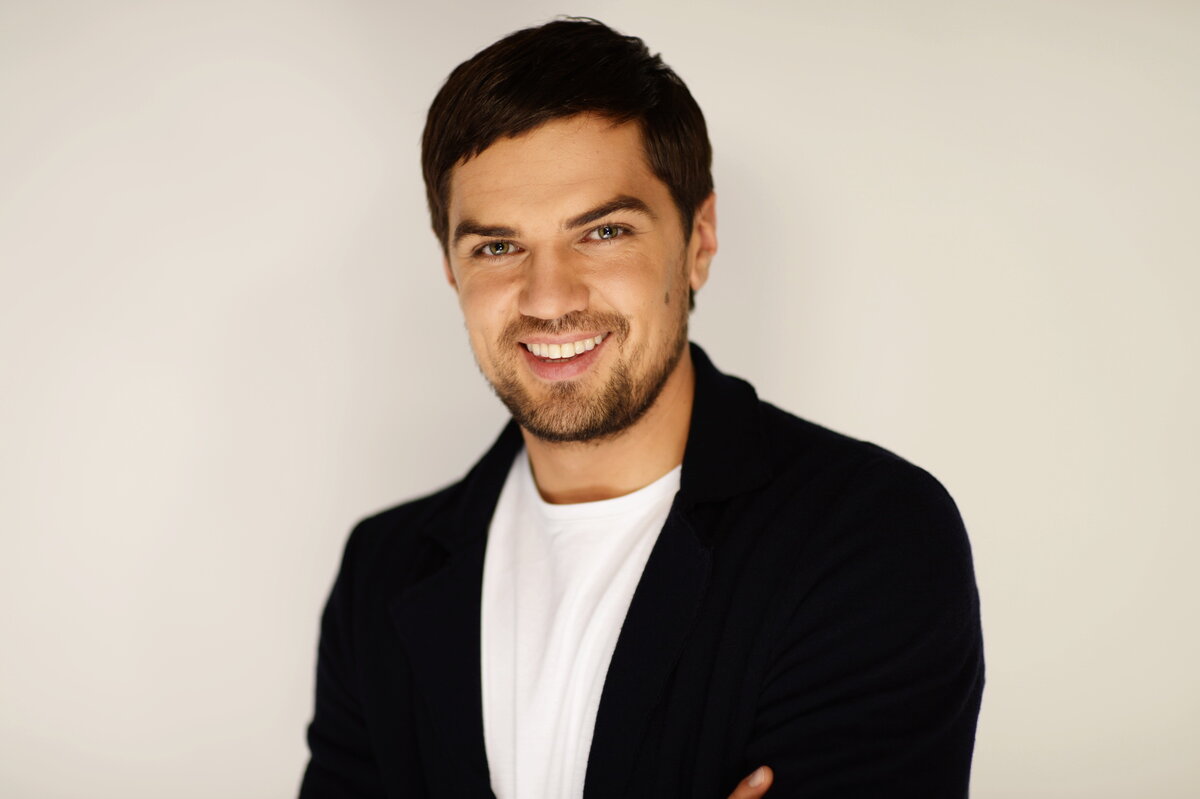 Саша маслакова холостяк. Холостяк 2024 4. Холостяк 2024 4. Димаш адилет холостяк. Тимати холостяк с розой.