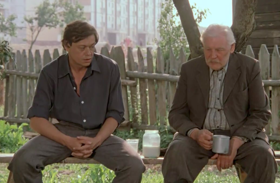 Васька и Фёдор Ходасы в исполнении Николая Караченцова и Всеволода Санаева. Фото: кадр из фильма "Белые Росы".