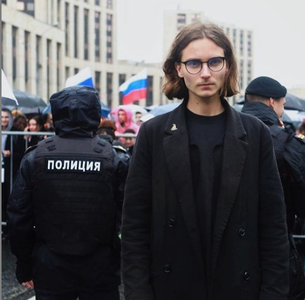Сережа невероятно опасен и не боится делать настолько дерзкие фото