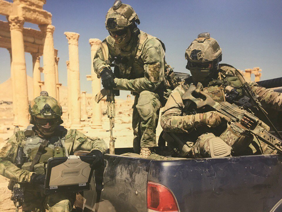Специалисты ССО ВС РФ в сирийской Пальмире. 2017 год. Источник: https://vk.com/album-103677096_253349903