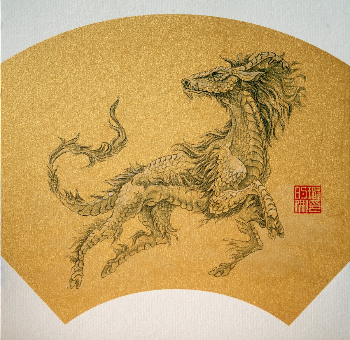 "Золотой Кирин (Цилинь)", тушь и гофун на золотом шелке, автор: В.Рудина