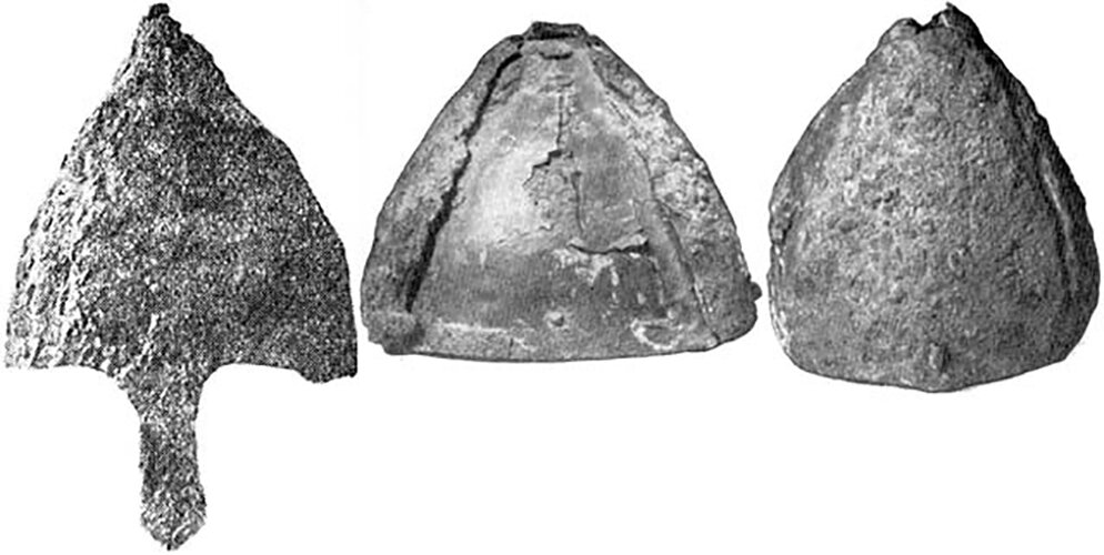 Иллюстрация из работы Анатолия Кирпичникова "Русские шлемы X - XIII вв.". Шлем из Райковецкого городища.