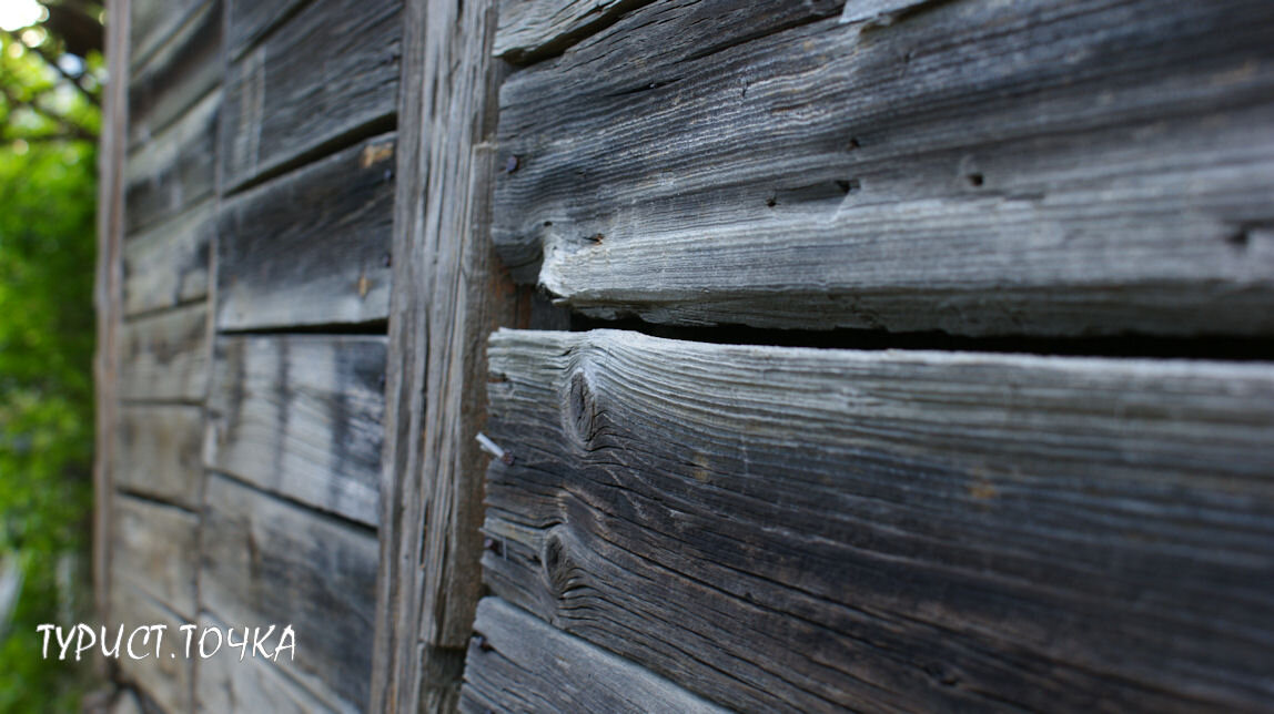 Дерево нашего старого сарая было фактурным