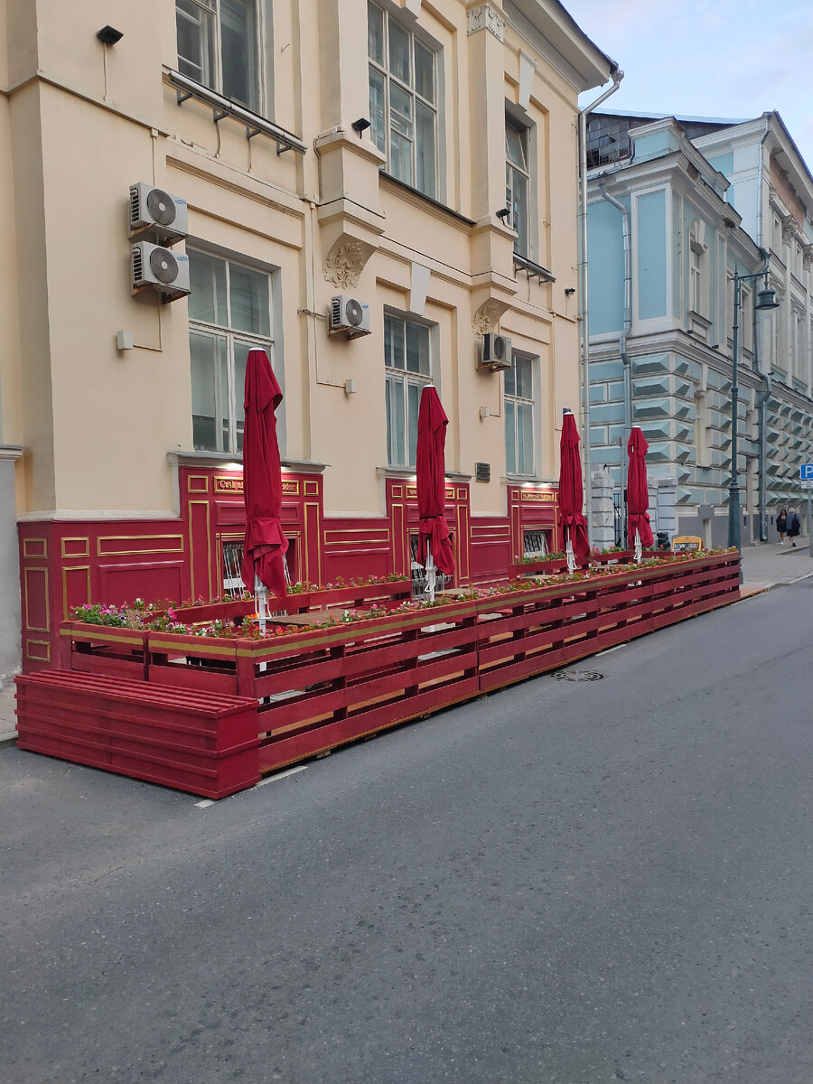 Парклет в Никитском переулке, Москва. Фото автора - Артюхов Д.
