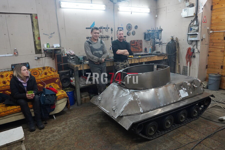 T-34 — советский средний танк периода Великой Отечественной войны, выпускался серийно с 1940 года. В течение 1942—1947 годов — основной танк РККА и ВС СССР