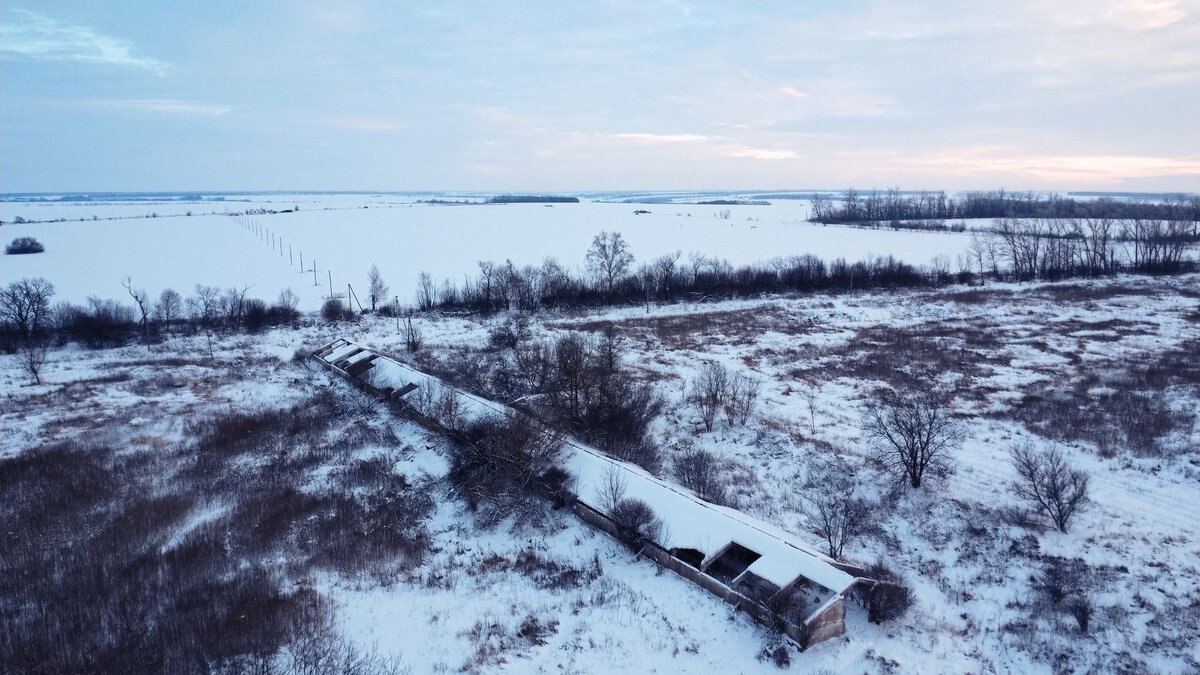 Заброшенная ферма. Вид сверху...