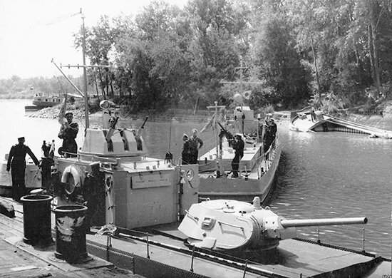 Бронекатера Дунайской военной флотилии. 1944 г. Источник фото - Mil.ru.