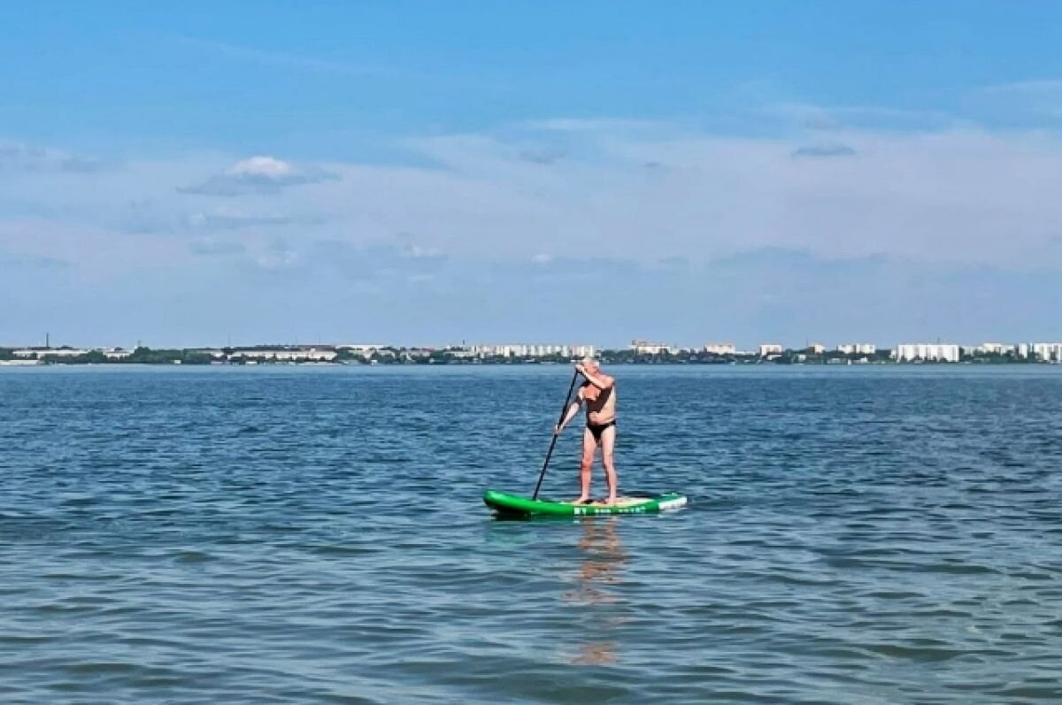    В Суздале впервые провели речной заплыв на сапбордах в маскарадных костюмах