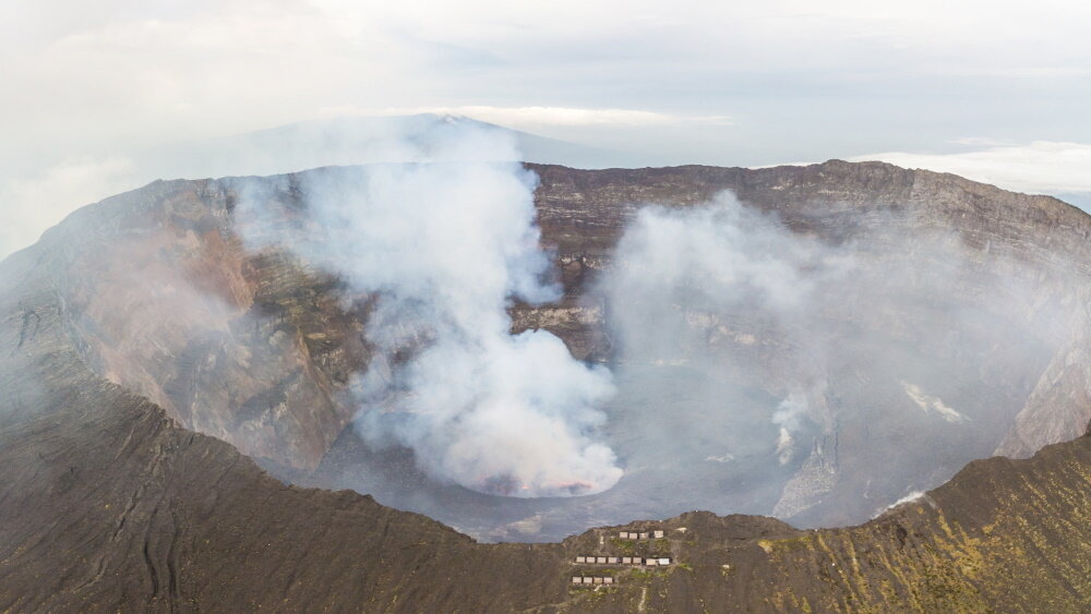   Фото: Shutterstock, Жерло вулкана Ньирагонго