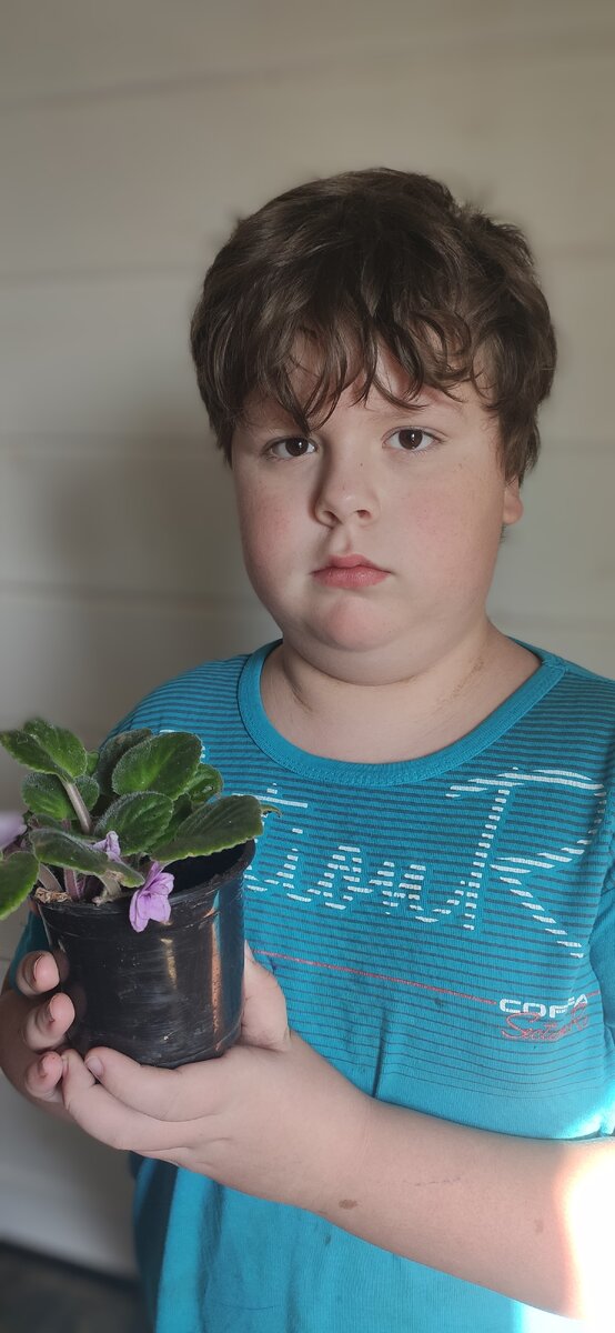 Трудно представить что 10 секунд назад этот парень бегал и прыгал от радости