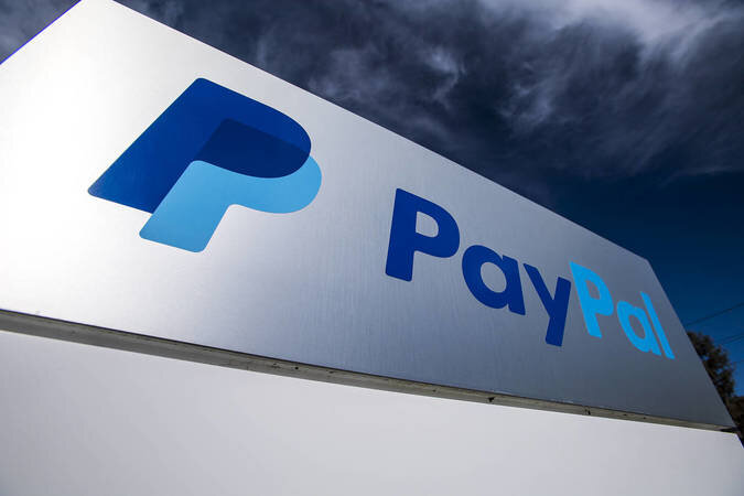   Paypal – представляет собой самую популярную в мире электронных платежей систему , которая позволяет принимать и отправлять средства между своими участниками.