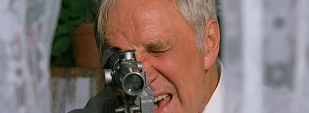 кадры из фильма "Ворошиловский стрелок"