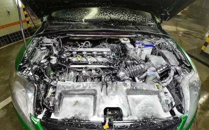 Вы уверены, что всему этому хитросплетению проводов, трубочек, шлангов и приборов не будет вреда от пенистых химикалий?Вы уверены, что всему этому хитросплетению проводов, трубочек, шлангов и приборов не будет вреда от пенистых химикалий?