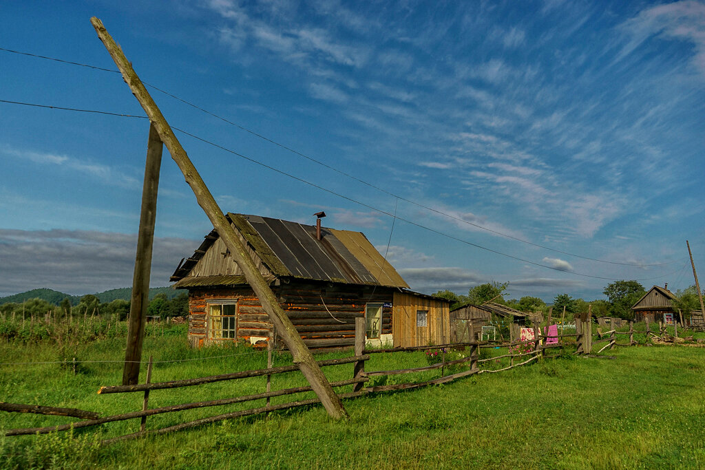 Село где живут. Деревня Дерсу староверы. Деревня староверов в тайге. Деревня староверов в Сибири. Дубчес деревня старообрядцев.