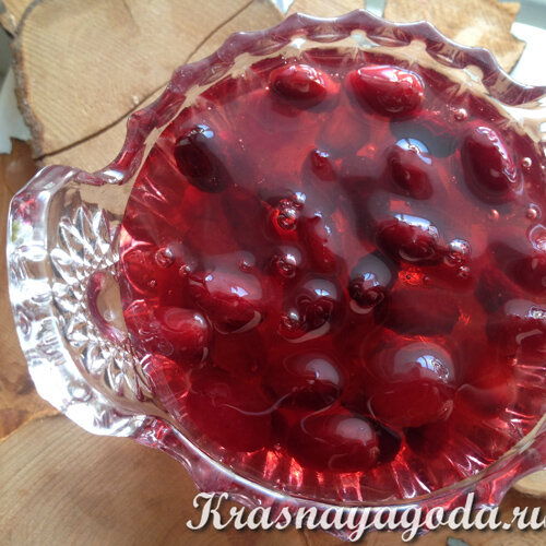Варенье из кизила – настоящее лакомство, которое получается с приятным кисло-сладким вкусом.