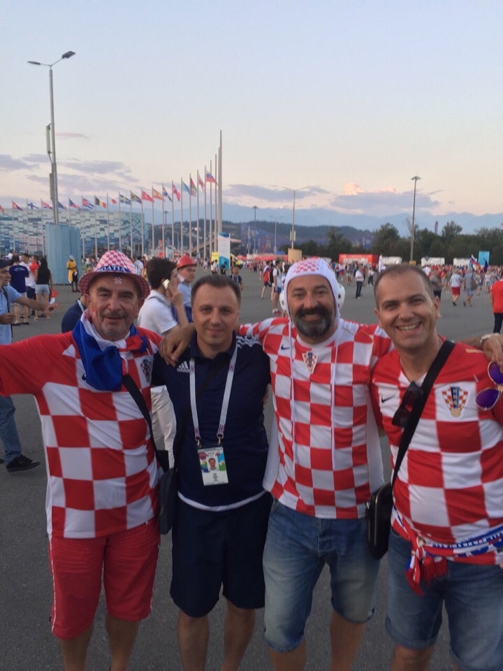 Игорь Дроздов с болельщиками сборной Хорватии