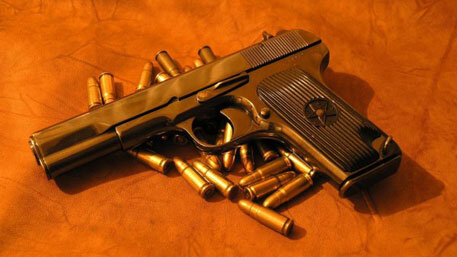 ТТ - армейский пистолет, у которого убойная сила намного выше, чем у других. ПМ по этому показателю достаточно уступает ТТ.

