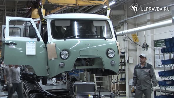 В этом году легенда отечественного автопрома отмечает 60-летие. В 1958 году с конвейера ульяновского автозавода сошел первый серийный автомобиль УАЗ-450, именуемый в простонародье «буханкой». Ульяновские конструкторы создали единственную в мире машину вагонной компоновки, малой грузоподъемности и повышенной проходимости.