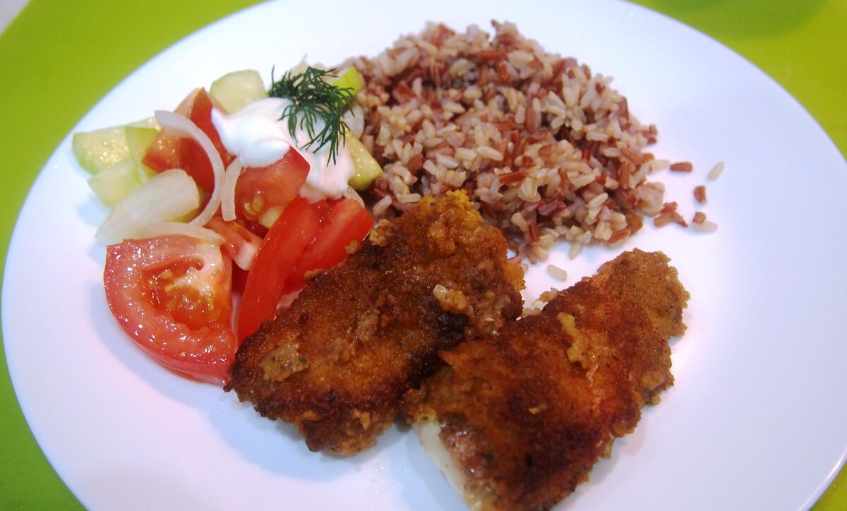 Морской окунь с пряной корочкой