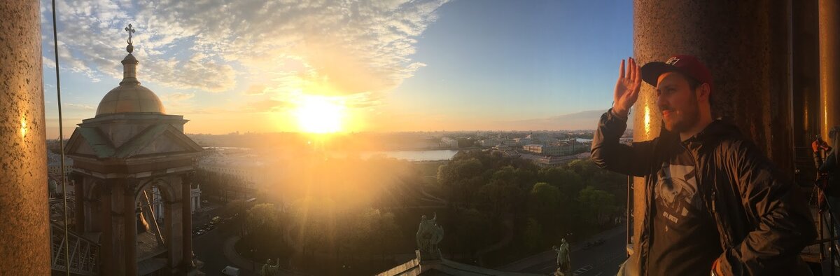 Взобрался на Исаакиевский собор