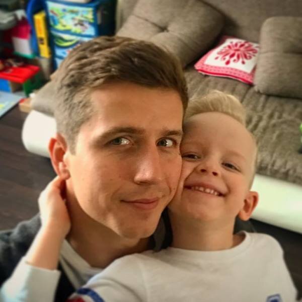 Денис со салим старшии сыном