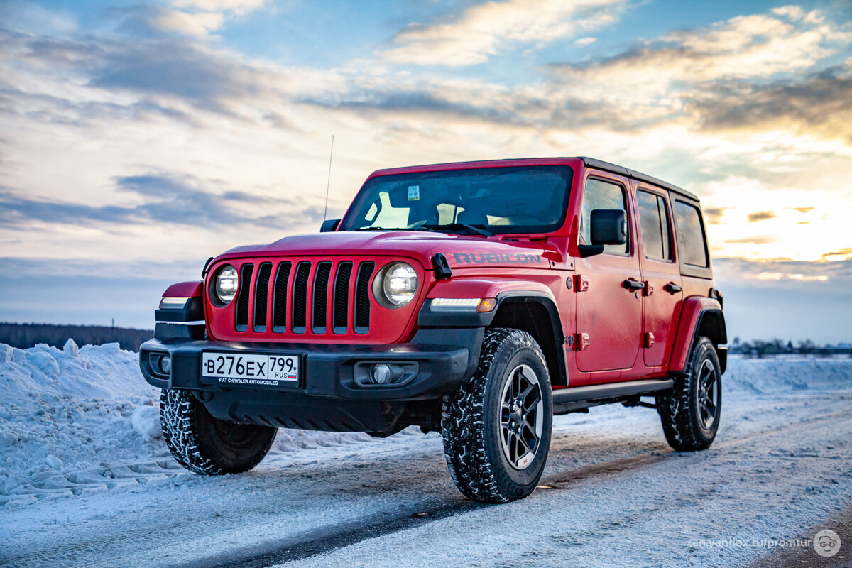  Дождался на тест нового Jeep Wrangler Rubicon. Искренне считаю, что Wrangler — самый крутой и легендарный внедорожник за разумные деньги. Хотя деньги и не совсем разумные, но не запредельные.