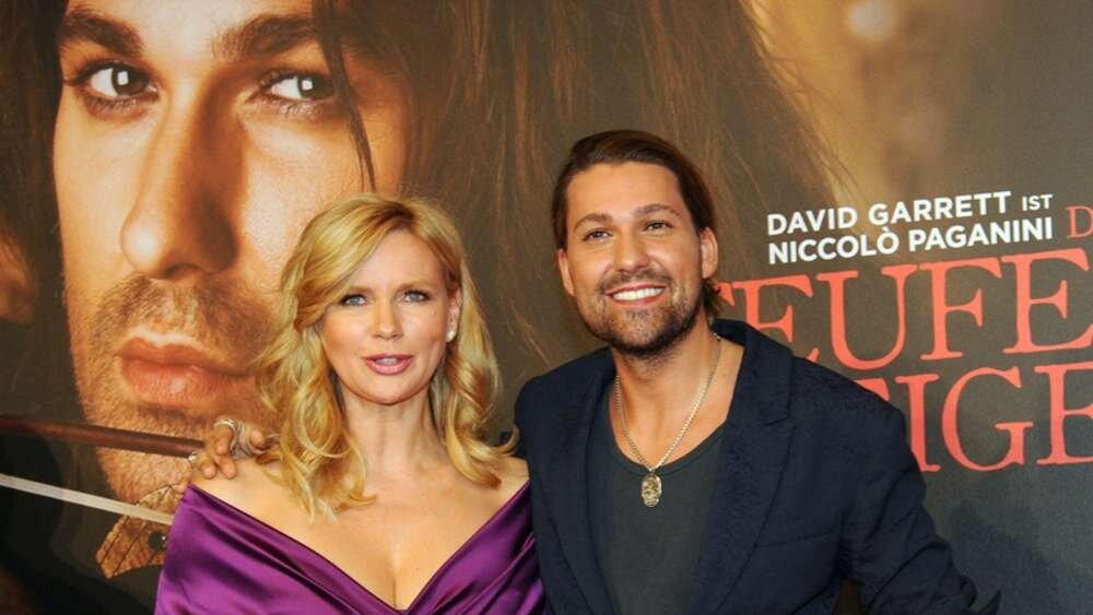 Фото, размещённое в статье, найдено здесь: https://www.merkur.de/boulevard/garrett-interview-ich-lebemensch-zr-3184810.html