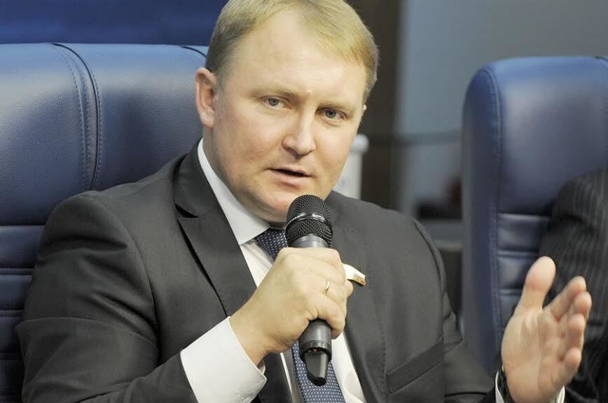 Депутат Александр Шерин подчеркнул, что считает коррупционерами тех, кто «обворовывает народ», берет взятки.