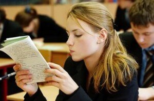 Менее возможным вариантом можно назвать физику. Это сложная наука; гуманитариям довольно непросто ее освоить, да и в жизни глубокие знания данного предмета пригодятся лишь студентам инженерно-технических ВУЗов.